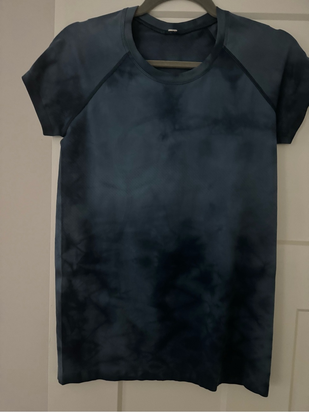 Lululemon athletica women’s Sleeve Athletic Tee - Dark Navy Tie-Dye Hip Length